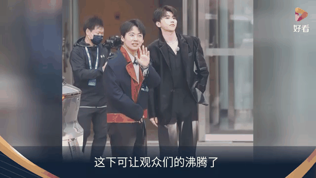 重返赛场首场状态出色，快船观众沸腾！，哈兰德重返赛场赢得满堂喝彩