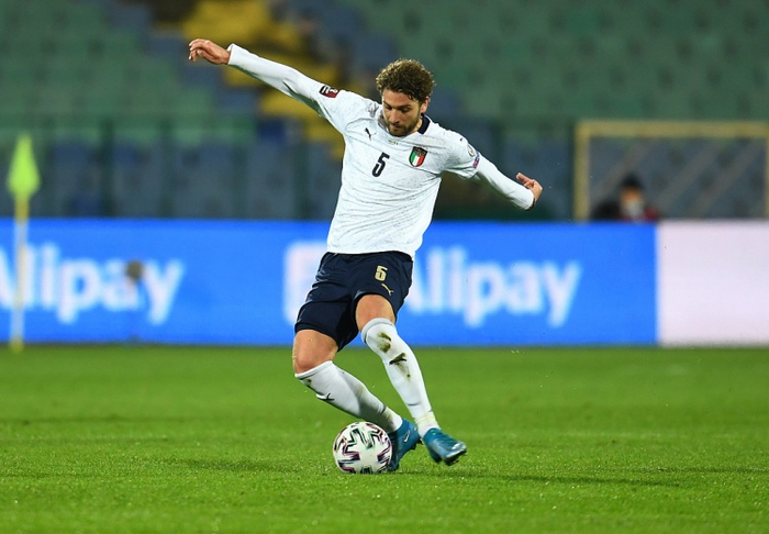 今晨突围战来临，尤文图斯围绕社区盾强势反弹，信心回归，训练强度明显提升的简单介绍