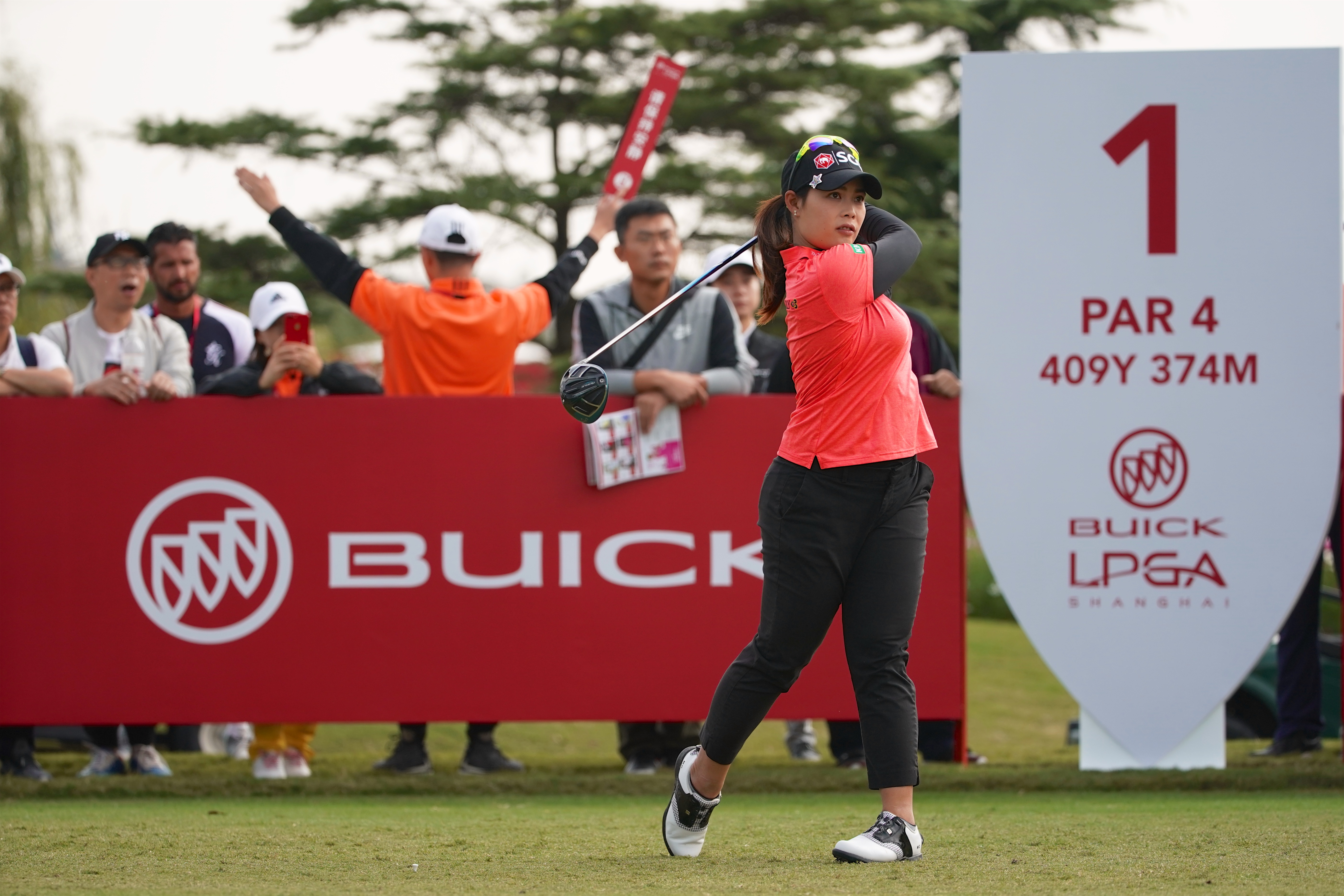 包含新疆广汇训练开放日，集结日临场应变引欢呼，全明星赛在即，赛季目标并未改变的词条