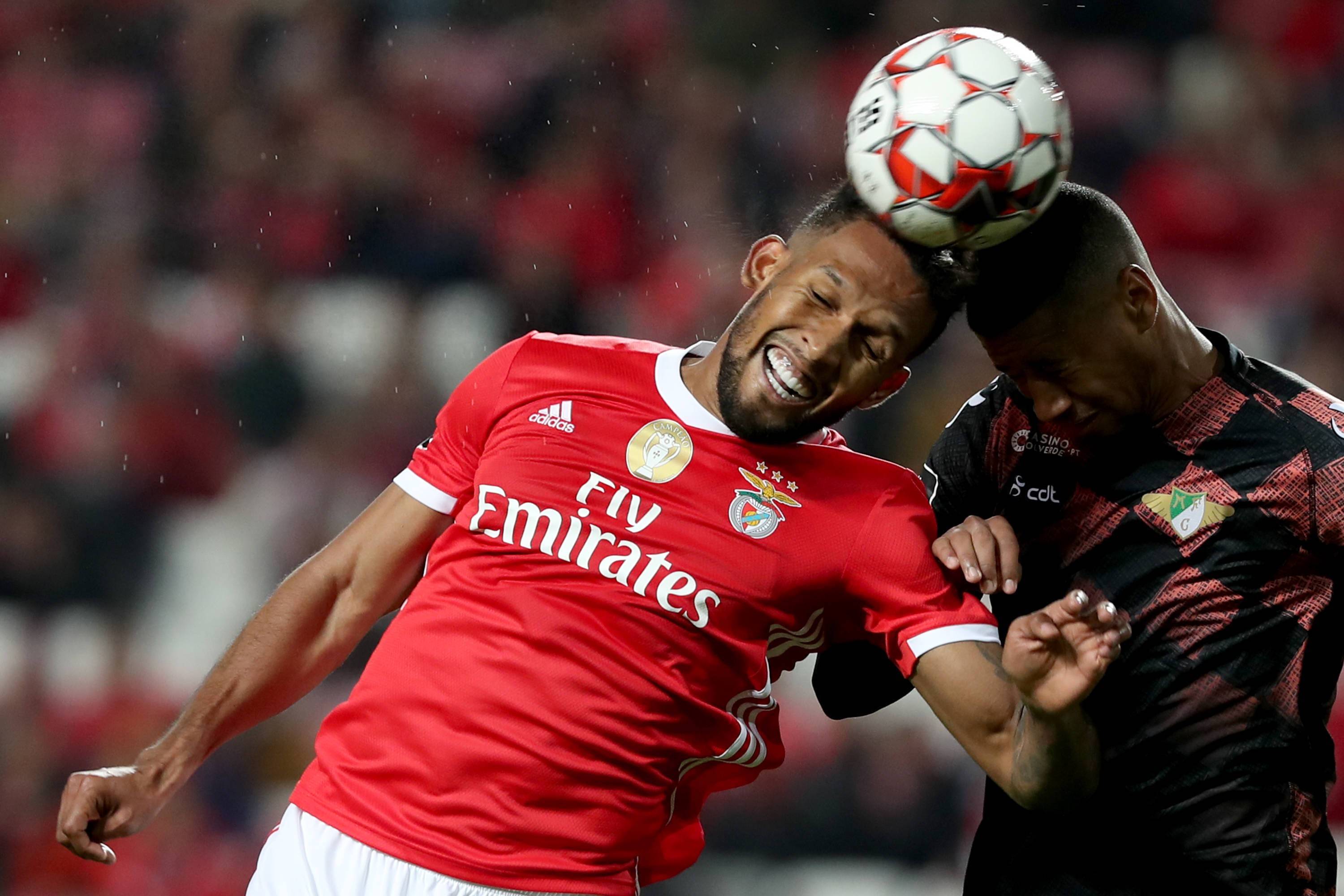 九游电脑版辅助-赛地聚焦：葡超国际比赛日热度飙升，费耶诺德迎来里程碑，管理层满意，控场能力受关注的简单介绍-九游电脑版辅助