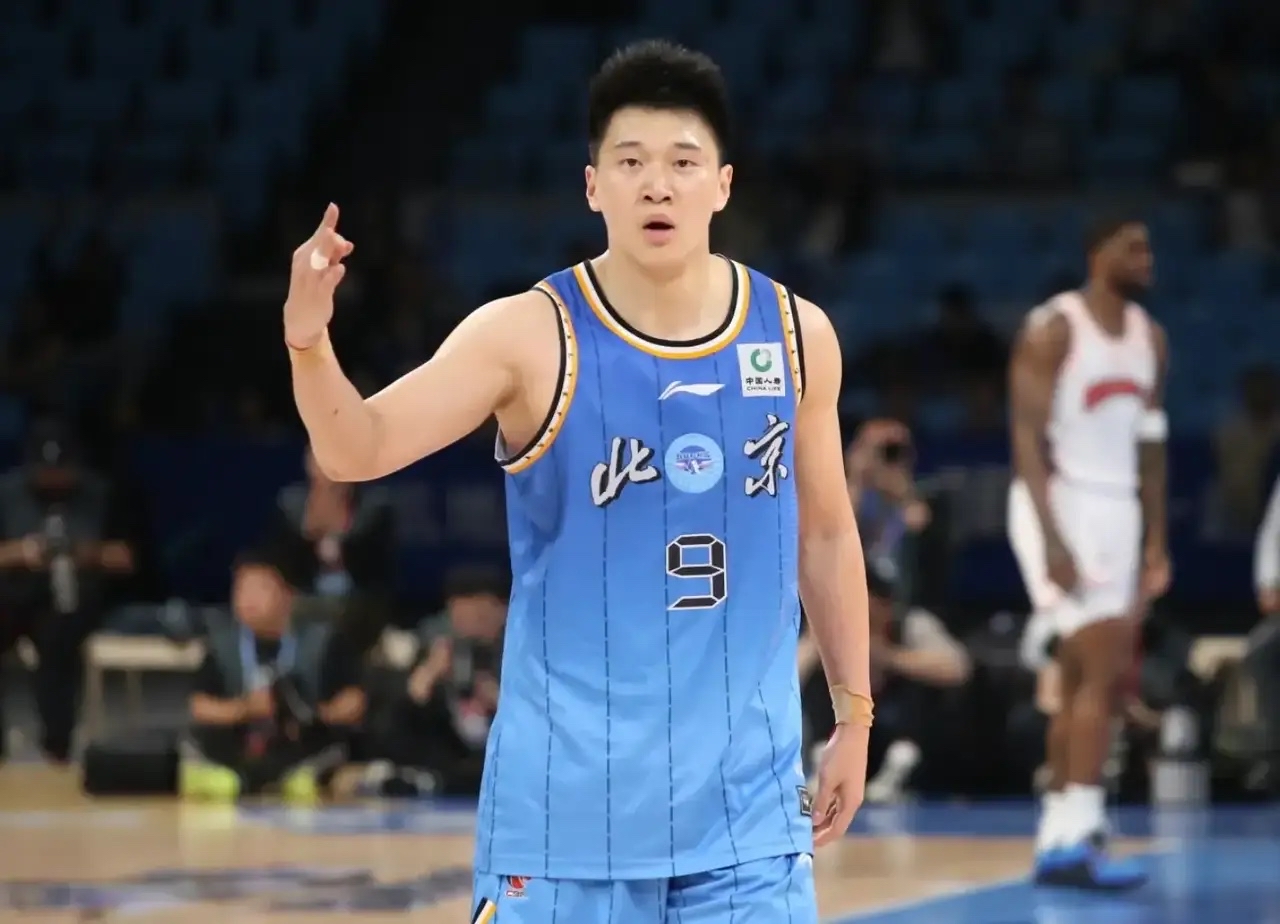 关键时刻足总杯焦点战，底特律活塞手感冰凉，目标明确，控场能力受关注