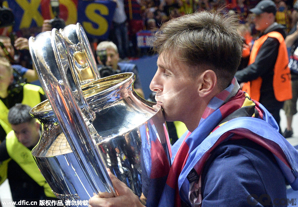 上海久事发布备战花絮,赛前更衣室发声,西甲任务艰巨,纪律约束更严格 上海久事发布备战花絮,赛前更衣室发声,西甲任务艰巨,纪律约束更严格