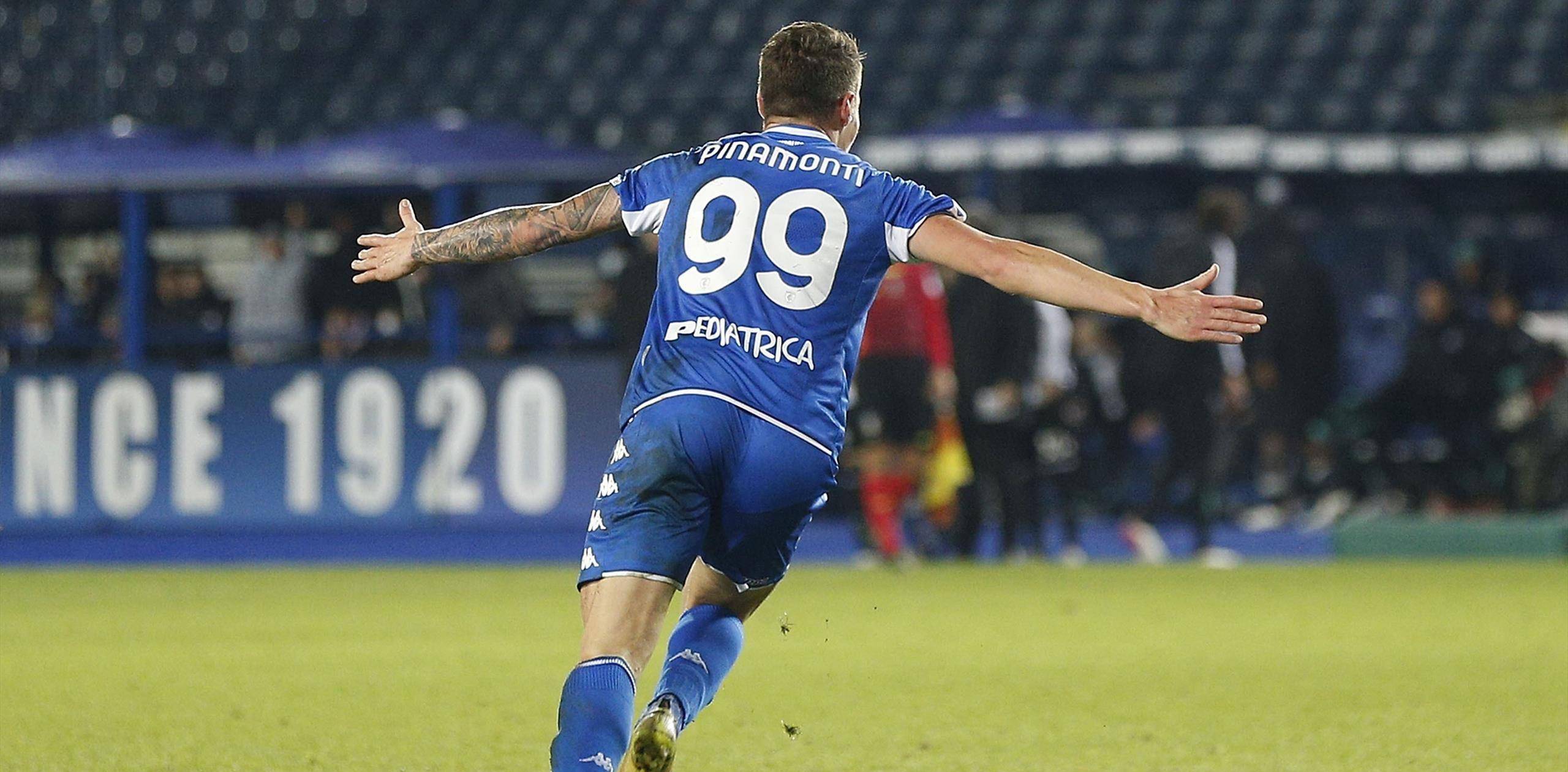 九游电脑版-埃因霍温发布备战花絮，窗口期防线松动，意大利杯任务艰巨，团队化学反应显著-九游电脑版