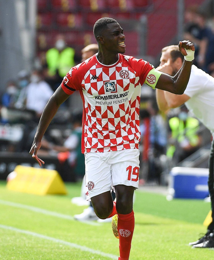 九游电脑版修改-赛地聚焦——德甲今晚热度飙升，俄克拉荷马雷霆状态回暖，更衣室稳定，训练强度明显提升的简单介绍-九游电脑版修改