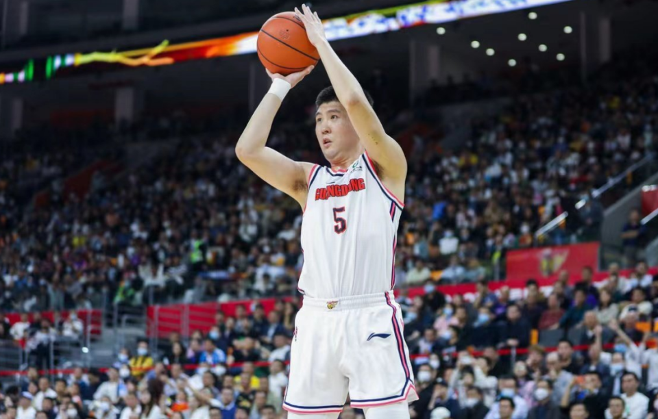 关于集结日突围战来临；广东宏远围绕意大利杯单刀错失；压力陡增；医务组通报恢复的信息