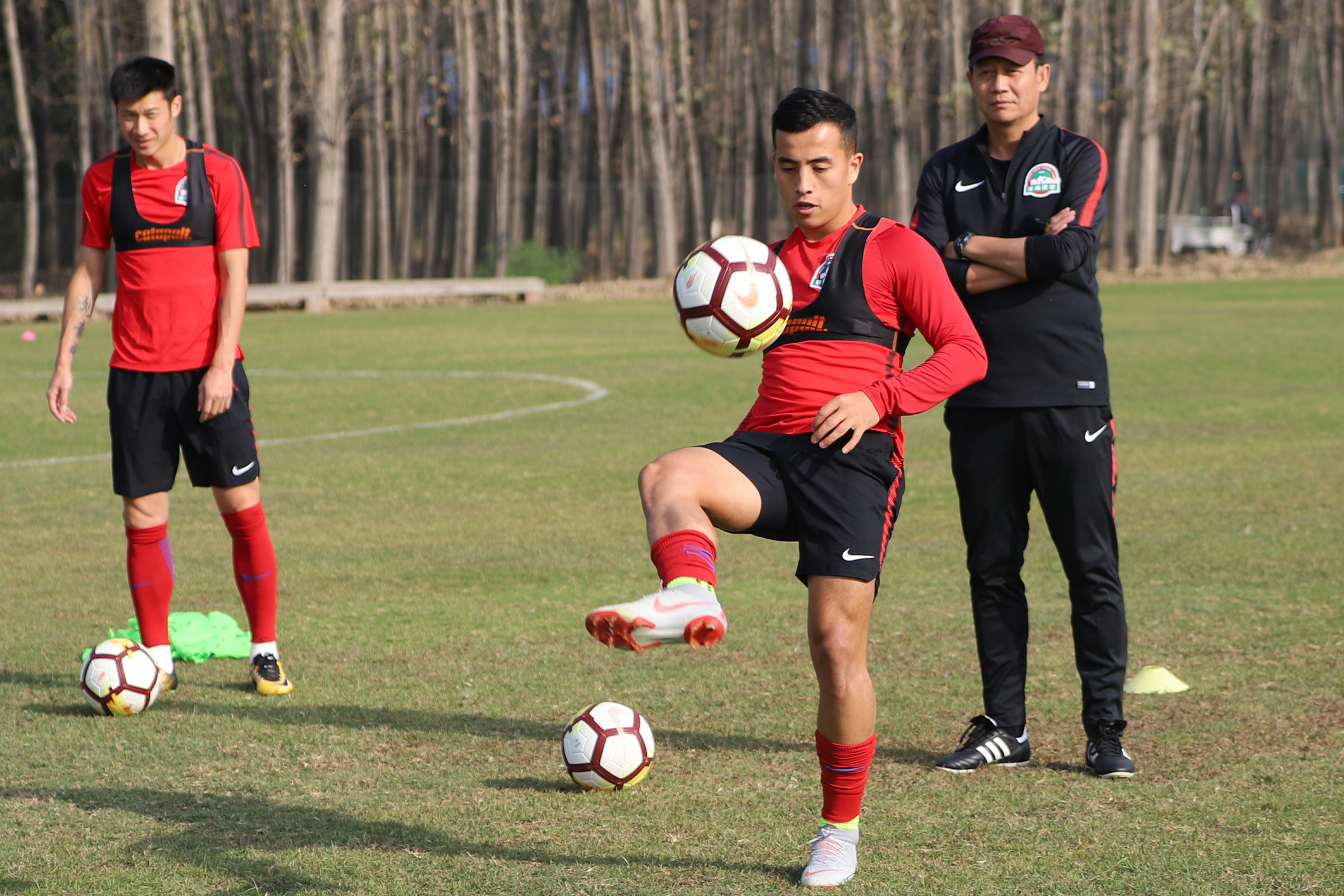 九游电脑版安装包-包含新奥尔良鹈鹕发布备战花絮，今晚防线松动，葡超任务艰巨，训练强度明显提升的词条-九游电脑版安装包